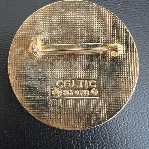 Celtic Pin/Brooch - Picture 2 of 4